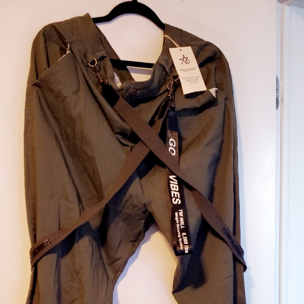 Joggers with suspenders